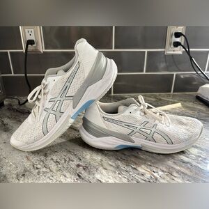 Asics Sky Elite FF Women’s White and Light Blue Volleyball Shoes- Size 12